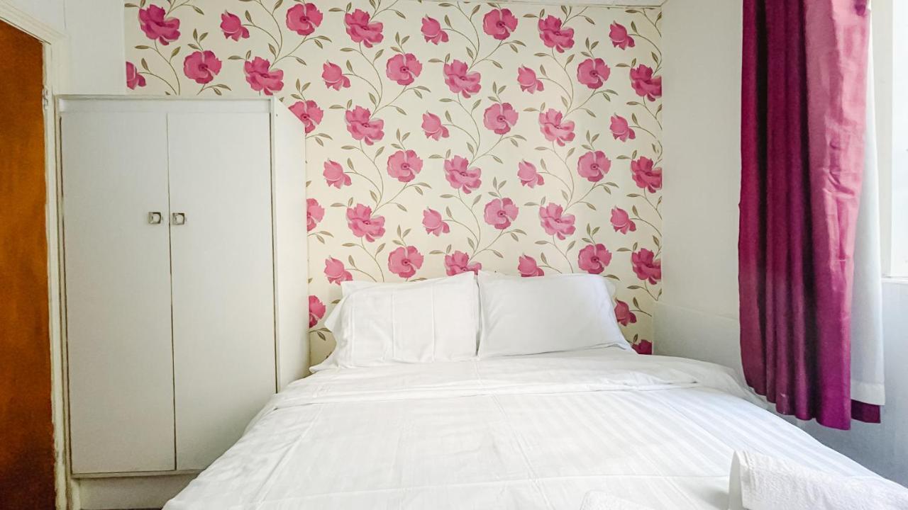Bed and Breakfast The Chimes On The Sea Blackpool Exterior foto